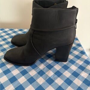 Elegant Black Ankle Boots